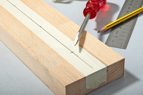 Helppo maustehylly. Tee se halvalla vanhoista jämäpaloista.